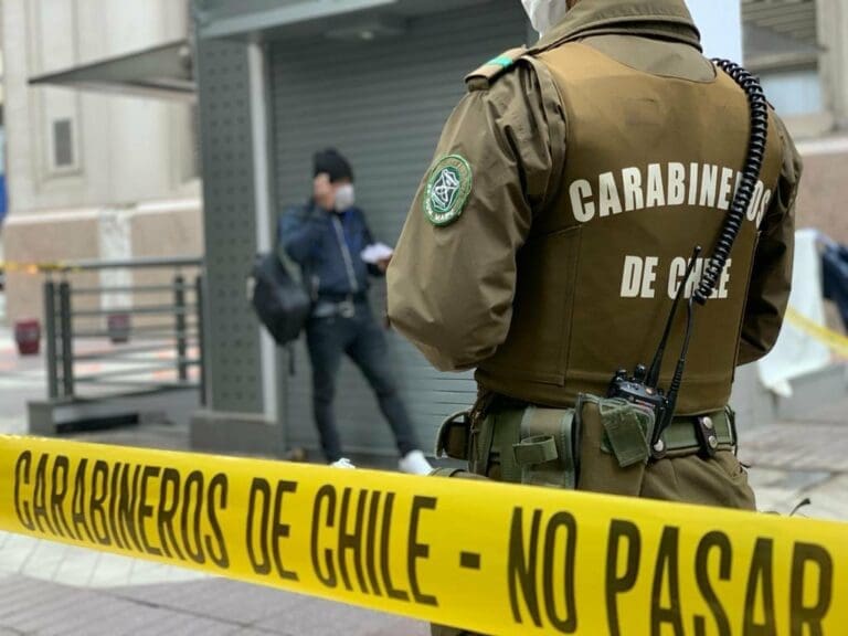Detienen a hombre por robo con violencia en local comercial de Punta Arenas