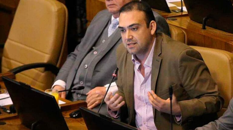 Senador Bianchi aseguró 25 mil millones para educación pública en Magallanes