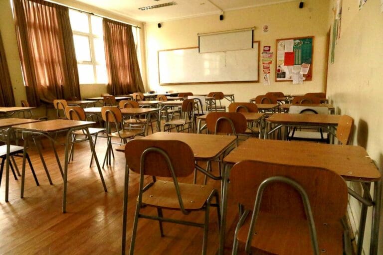 Suspenden clases en 100 establecimientos de Punta Arenas para reprogramar revisiones postergadas