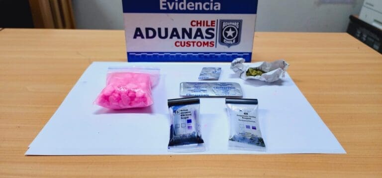 Aduanas realiza el mayor hallazgo de droga sintética en el Aeropuerto de Punta Arenas