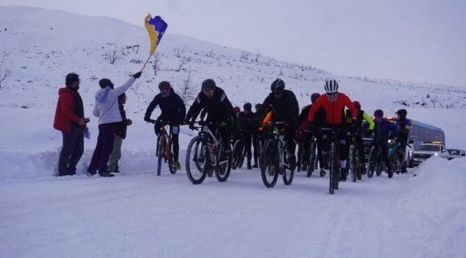 Más de un centenar de deportistas participan en el Biatlón Solsticio de Invierno en Torres del Paine