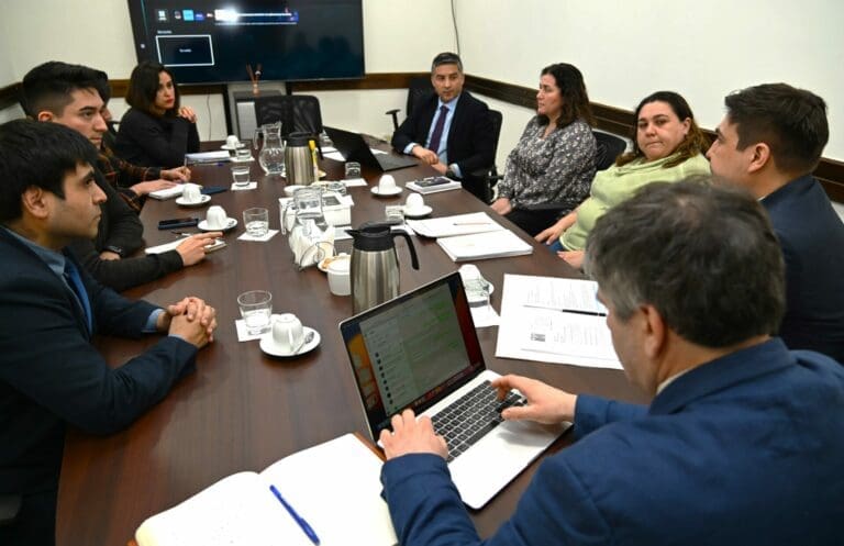 Diputada Javiera Morales comprometió apoyo al SLEP Magallanes