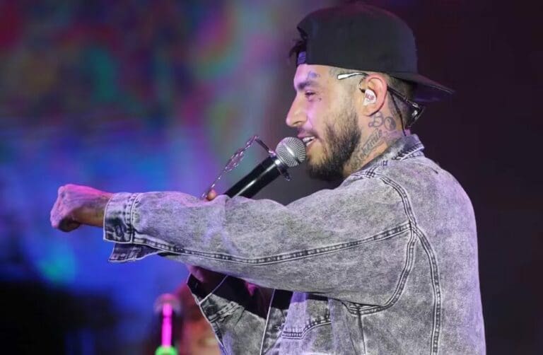 El cantante argentino Ulises Bueno cierra las celebraciones del 130° aniversario de Porvenir
