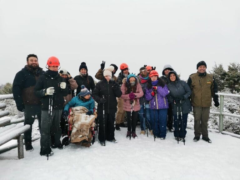 Niños y jóvenes con discapacidad exploran la Reserva Nacional Magallanes con Conaf