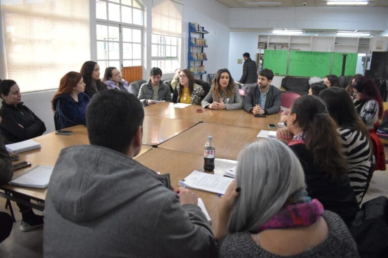 Diputada Javiera Morales visita Cosam Miraflores para abordar problemas de infraestructura