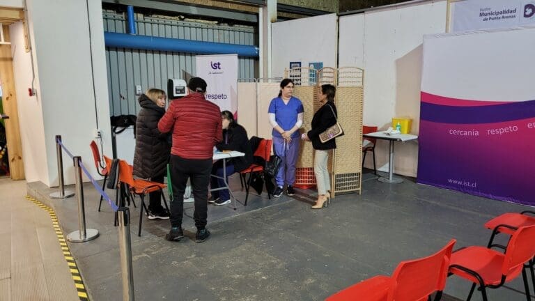 Instituto de Seguridad del Trabajo amplía horario de vacunación contra la influenza en Zonaustral