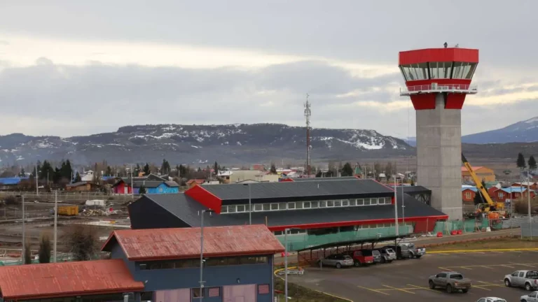Reactivación de ruta aérea entre Balmaceda y Punta Arenas en proceso de licitación