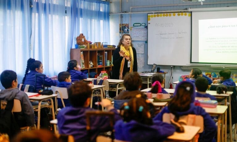 Incremento en la asistencia escolar en Magallanes: datos del CEM reflejan una mejoría significativa