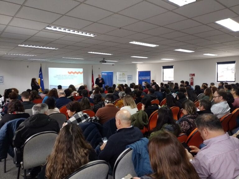 Capacitación sobre la Ley Karin reúne a más de 150 empresarios en Punta Arenas