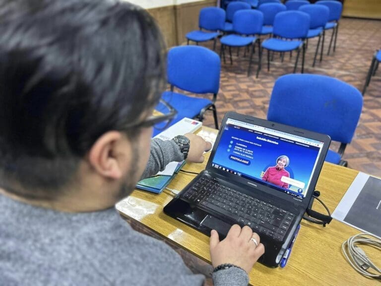Municipalidad de Natales dispuso puntos de atención para ayudar a los vecinos en la postulación al nuevo Subsidio Eléctrico 