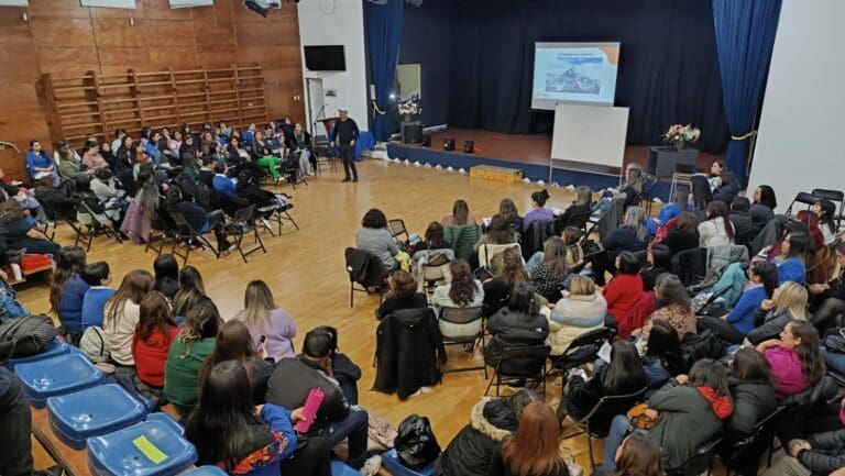 Educadoras de Magallanes refuerzan lazos en taller de planificación estratégica