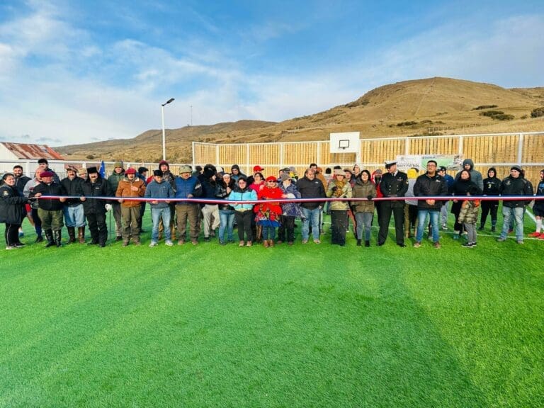 Municipalidad de Río Verde inauguró nuevas instalaciones deportivas en Isla Riesco