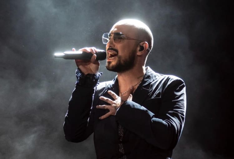 Abel Pintos inicia gira nacional con presentación en el Festival Folclórico en la Patagonia