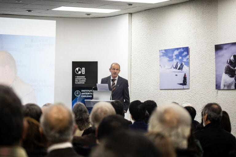 Gino Casassa asume como director nacional del Instituto Antártico Chileno (INACH)