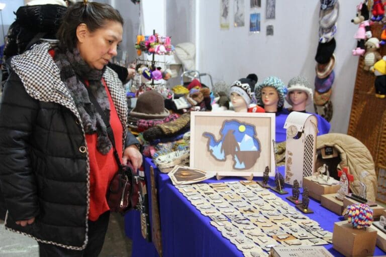 Se realizó inauguración de la Feria de Emprendedoras Artesanas en Magallanes