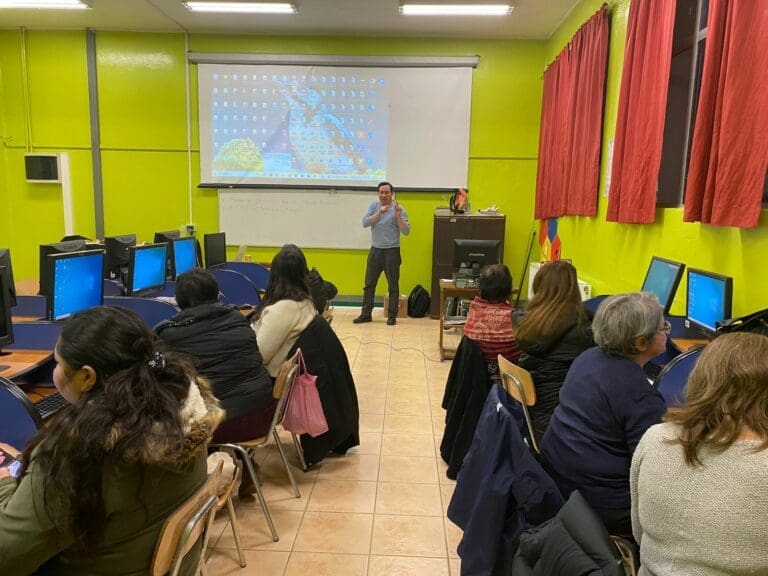 Se efectuó jornada de alfabetización digital en el Liceo Politécnico Luis Cruz Martínez de Puerto Natales