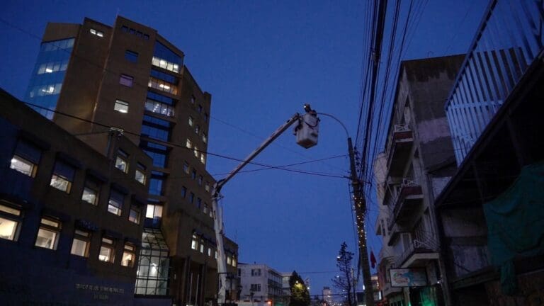 Avanza implementación de tecnología LED en alumbrado público de Punta Arenas