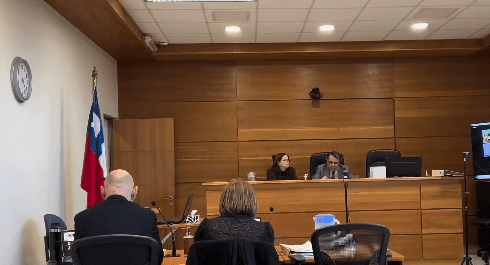 Tribunal de Punta Arenas: acusan a sujeto por violación y desacato en contexto de violencia intrafamiliar