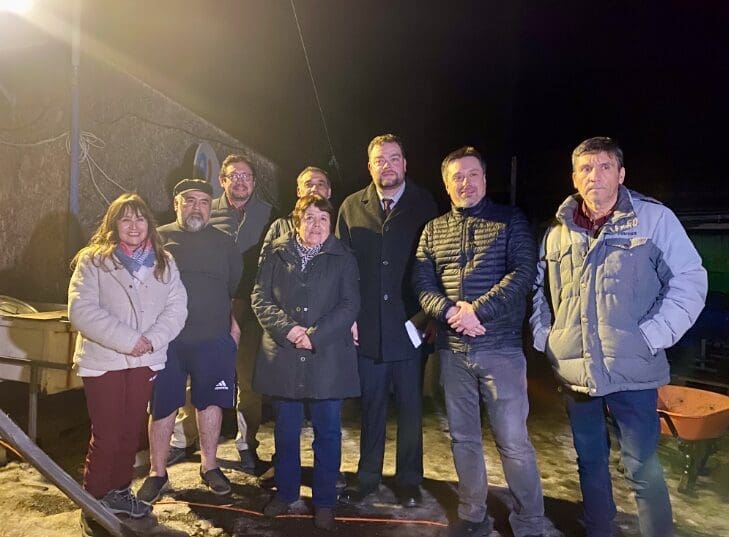 Autoridades regionales visitaron Villa Dorotea para discutir proyectos de electrificación