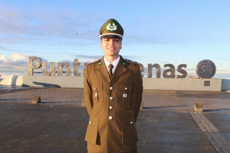 Escuela de Oficiales de Carabineros invita a jóvenes de Magallanes a postularse