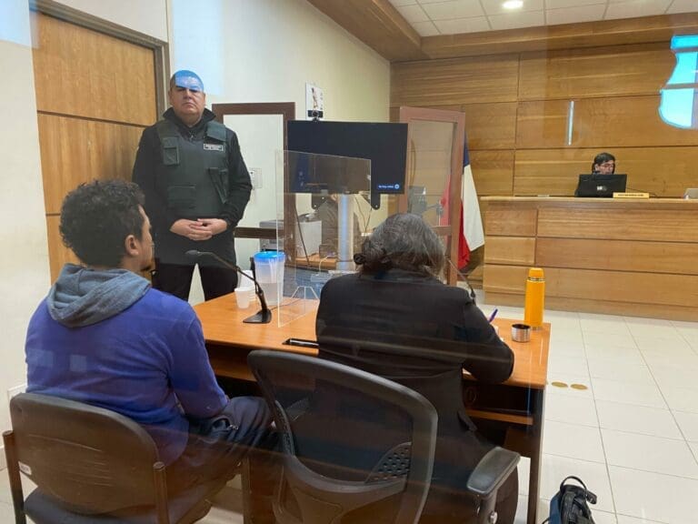 Continuará en arresto domiciliario total colombiano que hurtó auto acusando un ataque de asma