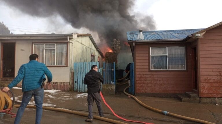 Bomberos atiende emergencia en sector sur poniente de Punta Arenas