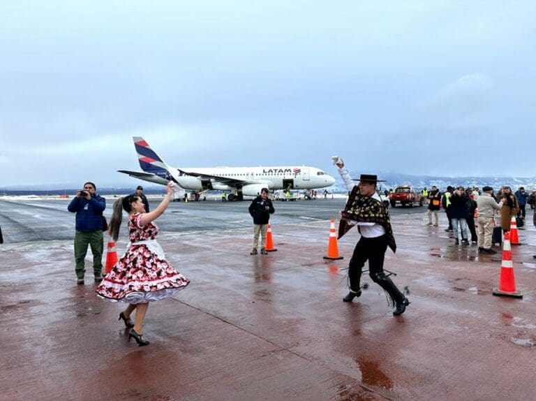 LATAM Airlines inaugura nueva ruta directa entre Puerto Montt y Puerto Natales