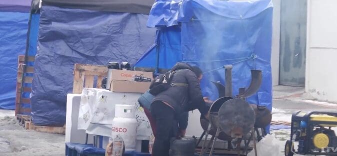 Comenzó el Carnaval de Invierno 2024 con gran afluencia de público y coloridos puestos de comida