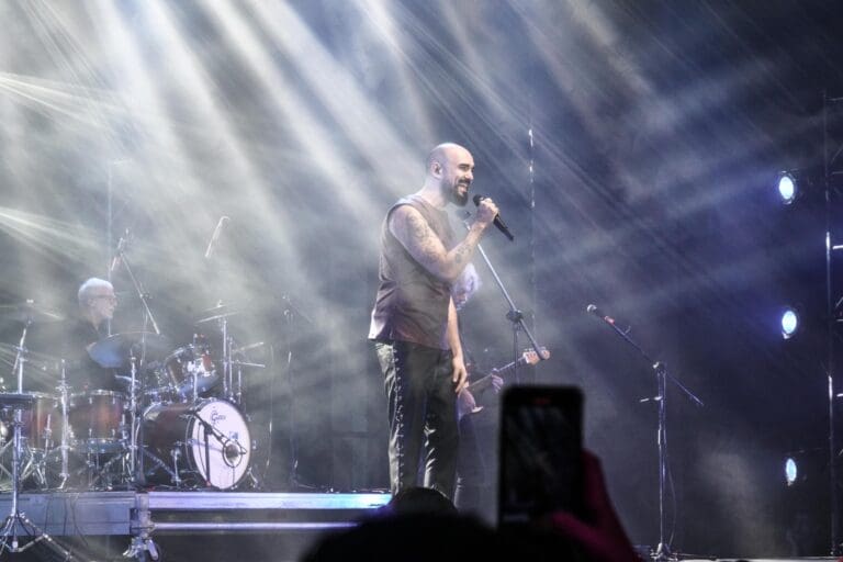Con Abel Pintos cerró primera noche del Festival Folclórico en la Patagonia
