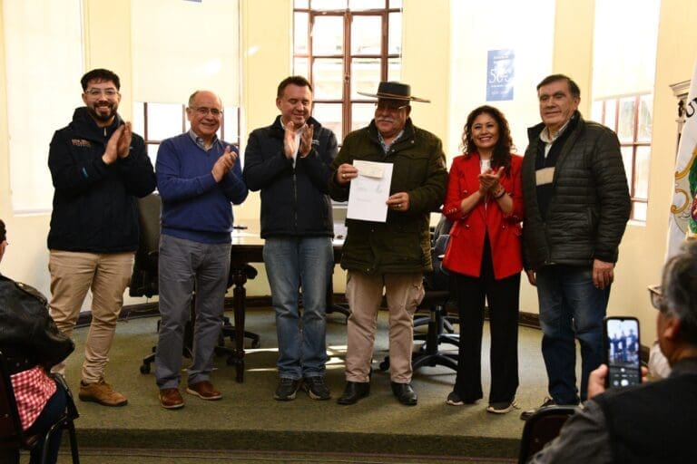 Municipalidad de Punta Arenas entrega más de $11 millones en subvenciones a 14 organizaciones sociales