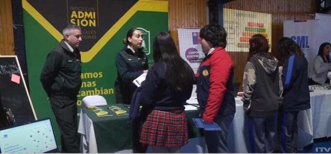 Se desarrolló exitosa Feria Técnico Profesional y Vocacional en el Liceo Sara Braun de Punta Arenas