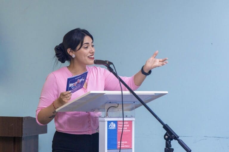 Subsecretaria Nicole Cardoch conmemora el “Mes de las Juventudes 2024” en su visita a Natales