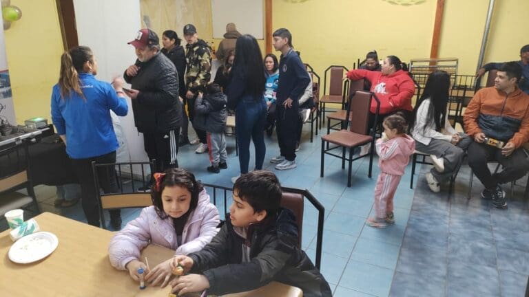 Jornada “Migraciones en tu Barrio” en Natales regulariza documentación de niños y adolescentes migrantes