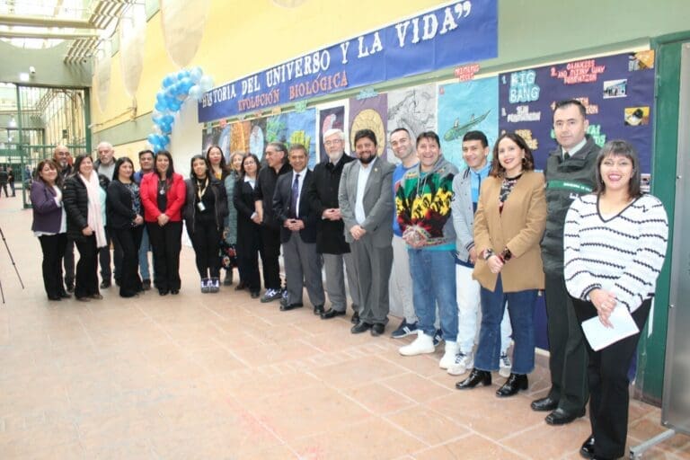 Estudiantes privados de libertad crean mural artístico que narra la 