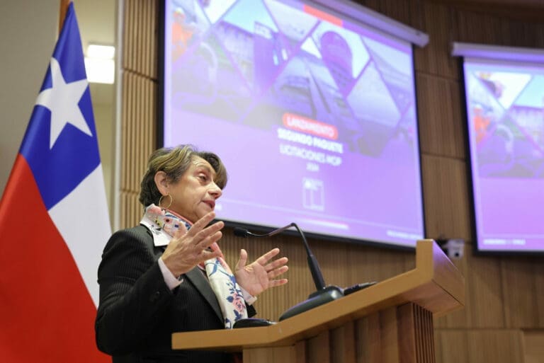 Ministra de Obras Públicas presenta cartera de proyectos a 150 empresas de construcción