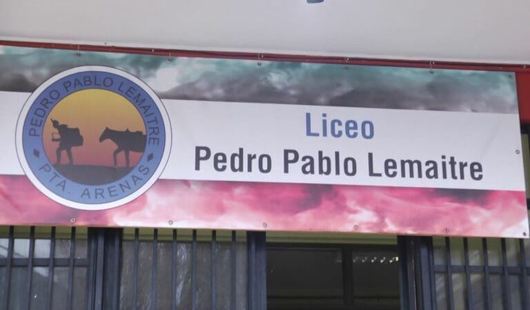 Autoridades del Liceo Pedro Pablo Lemaitre abordan grave caso de bullying de menor que intentó quitarse la vida