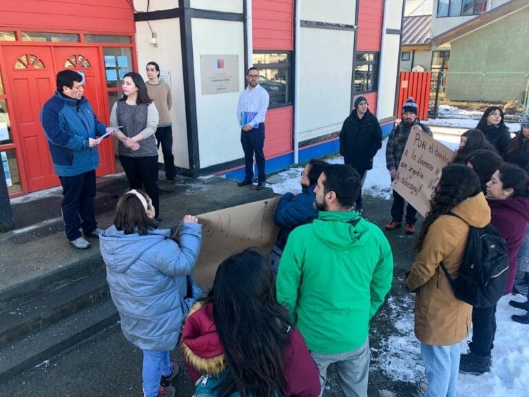 Abordan alcances de la Ley Karin en Puerto Williams a más de una semana de entrada en vigencia