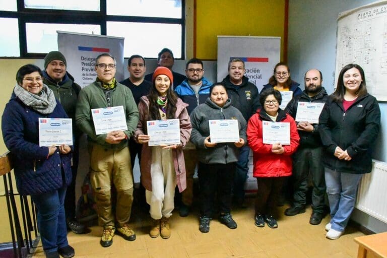 Culmina con éxito la primera Escuela de Formación Social en Puerto Williams
