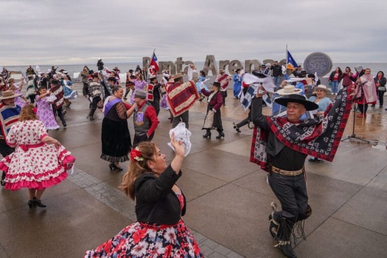 Municipalidad de Punta Arenas inicia recepción de solicitudes para permisos de fondas y ramadas para Fiestas Patrias