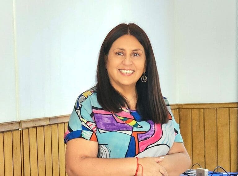 Seremi de la Mujer invita a dialogar a vecinas de la población Archipiélagos de Chiloé