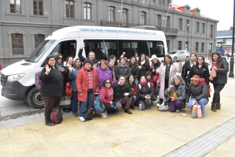 25 Mujeres Jefas de Hogar de Punta Arenas conocerán los glaciares Serrano y Balmaceda