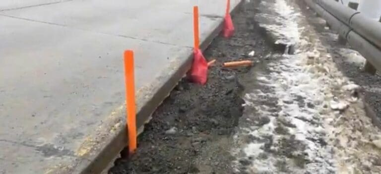 Fuertes precipitaciones causan socavón en el sector El Andino