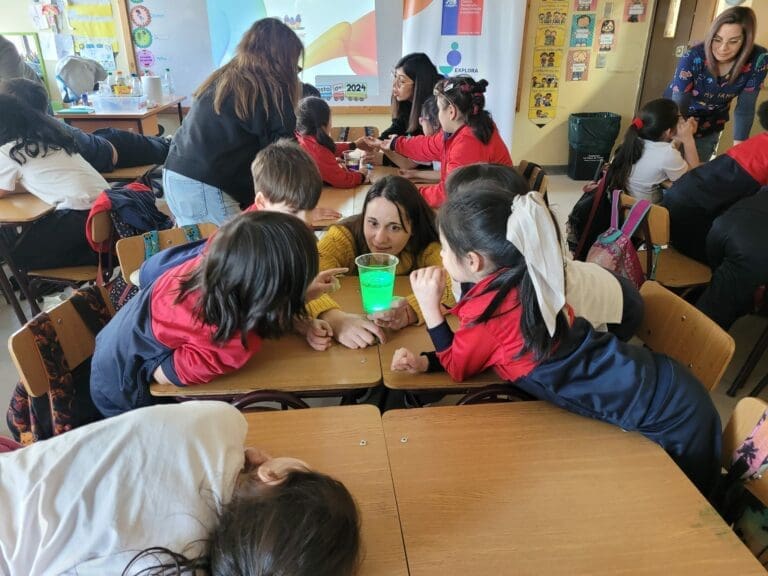Científicos del Csic realizan taller de divulgación científica sobre cambio climático en escuelas de Magallanes