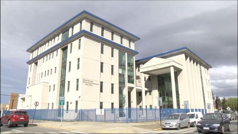 Formalizan a abogado por estafa en trámite de herencia que implicó más de mil millones de pesos