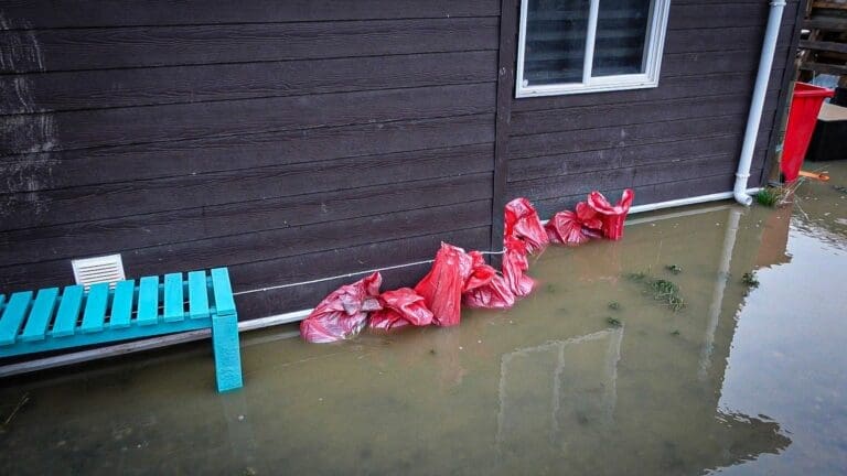 Nueva inundación en Población Kajeco II de Puerto Natales: Vecinos exigen soluciones inmediatas