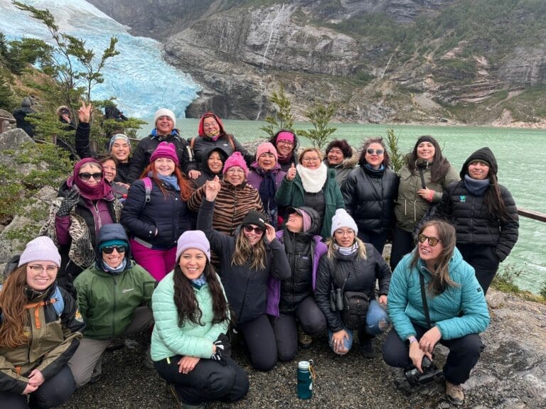 Más de 30 mujeres recorren los fiordos de Última Esperanza para fomentar la conservación marina