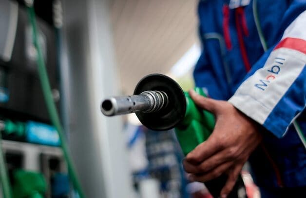 Precio de la bencina: Enap publica estimación de precios de combustibles para esta semana