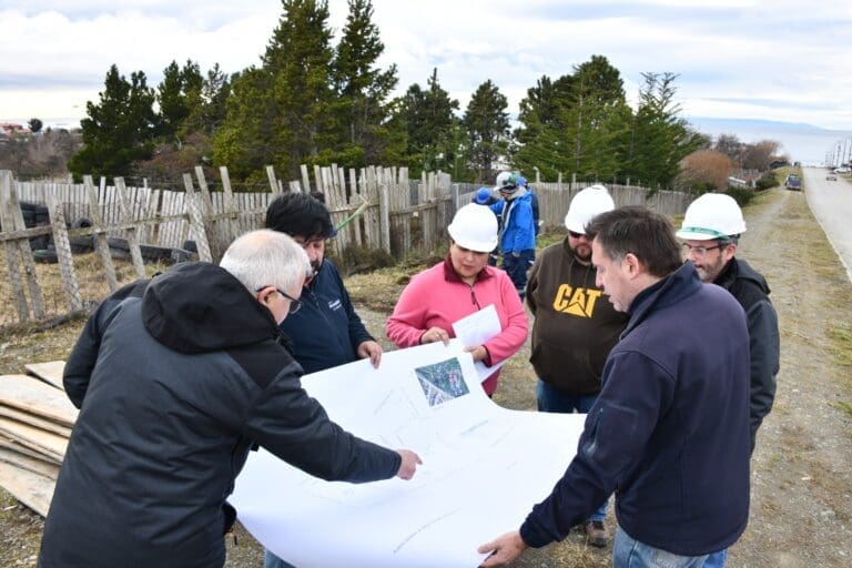 Inicia construcción de nuevos corrales en el Parque María Behety para mejorar el manejo de animales mayores