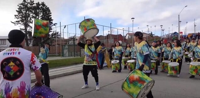 Puerto Natales celebra la tercera versión del Carnaval de Primavera con color, música y alegría