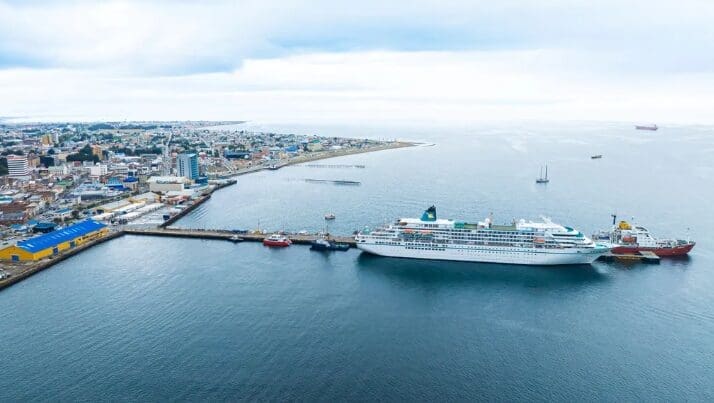 Nuevo crucero en Punta Arenas dejó una carga de cientos de turistas que recorrieron las calles